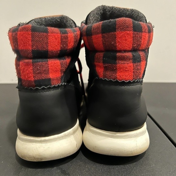 Cole Haan Black Red Lace Up Ankle Boot Shoes Waterproof Size 11B - Picture 4 of 11